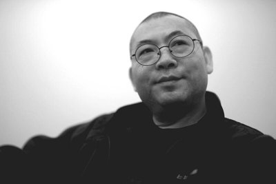 杜海云,字尚简,北京人,中国书法家协会会员,北京榜书协会理事.